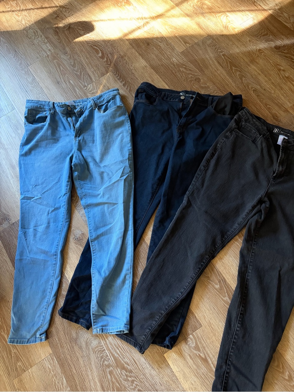 No Boundaries stretch skinny jeans 3 pairs size 15